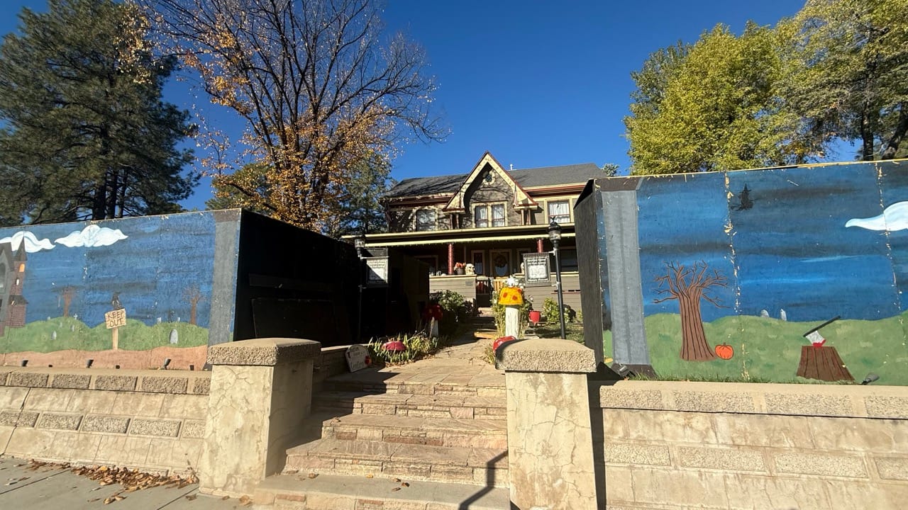 Hallowe’en & Trick-or-Treats: A History | #PSC 159